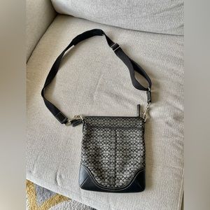 COACH mini logo crossbody messenger bag No. G06I-1584